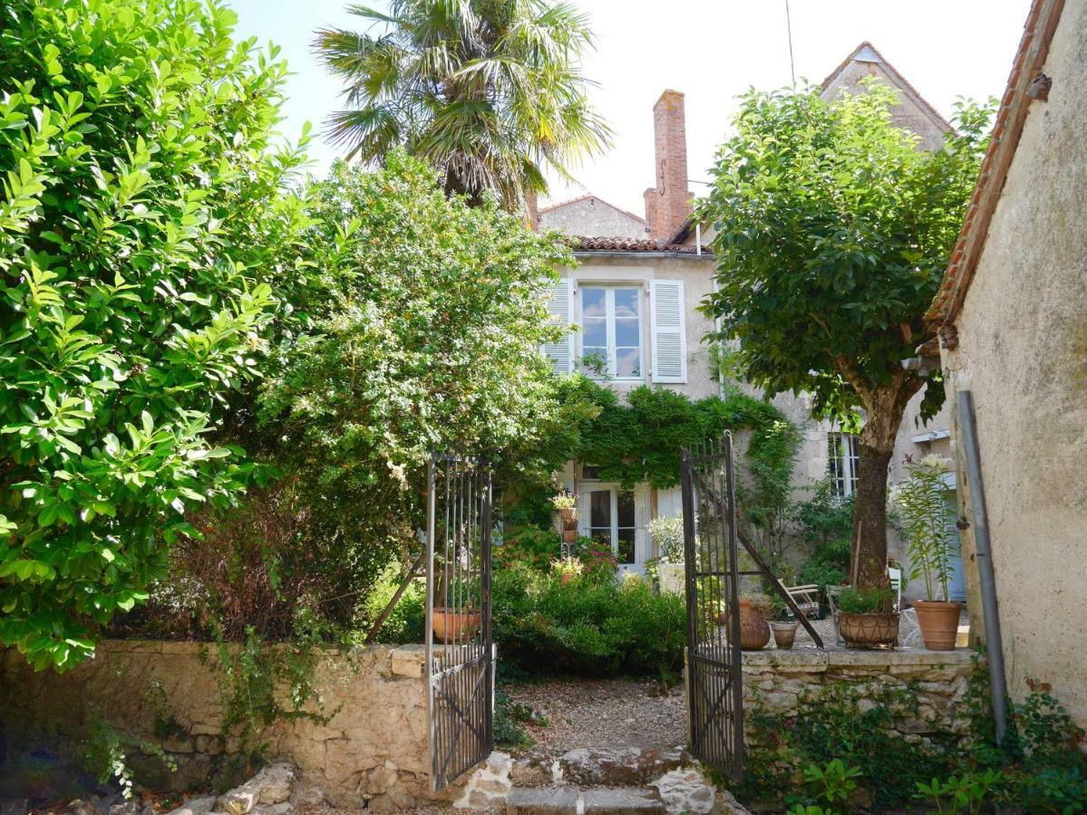 L'Arbre D'Ange Bed & Breakfast Montmorillon Eksteriør bilde